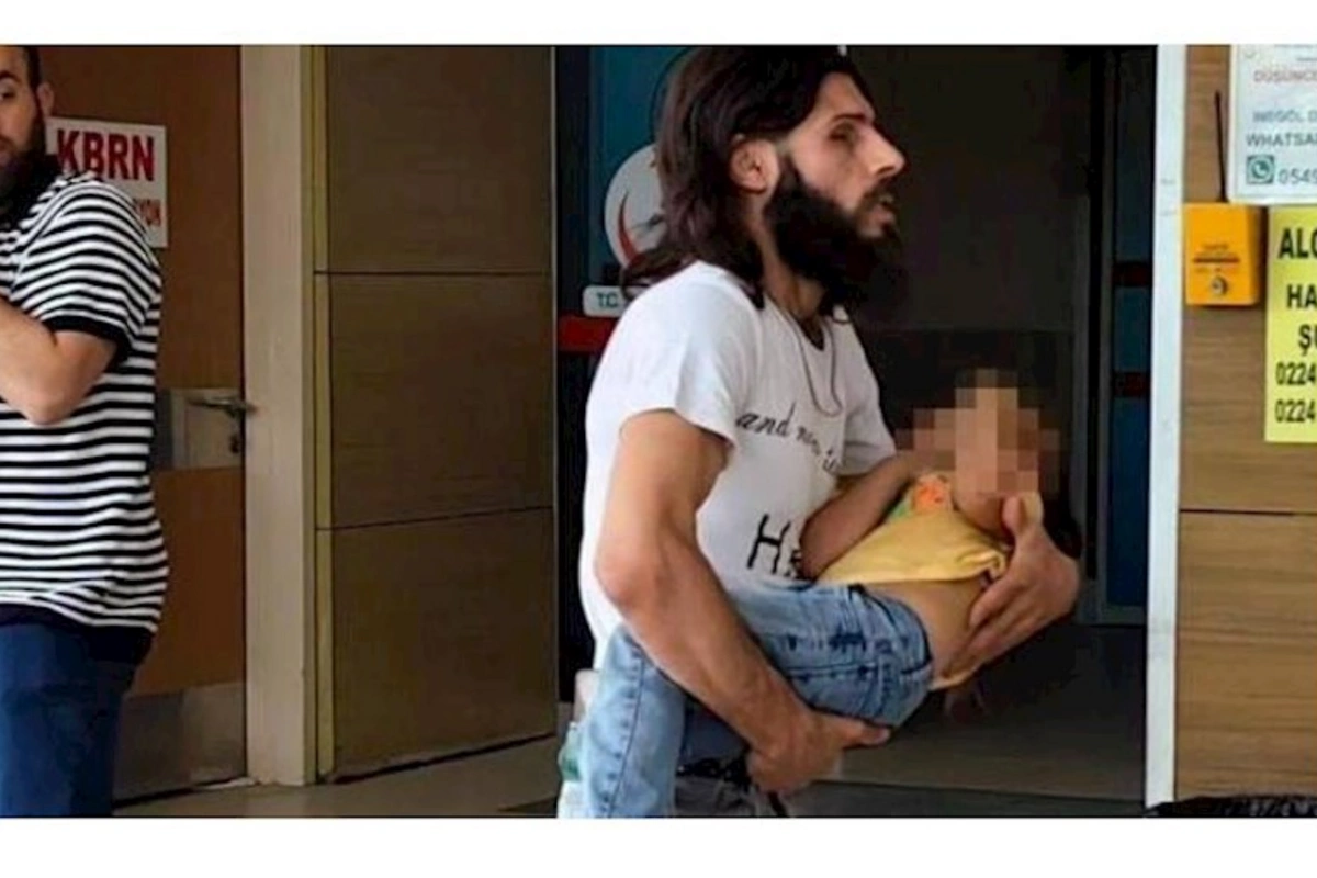 4 yaşlı uşağın gözünə bıçaq batdı