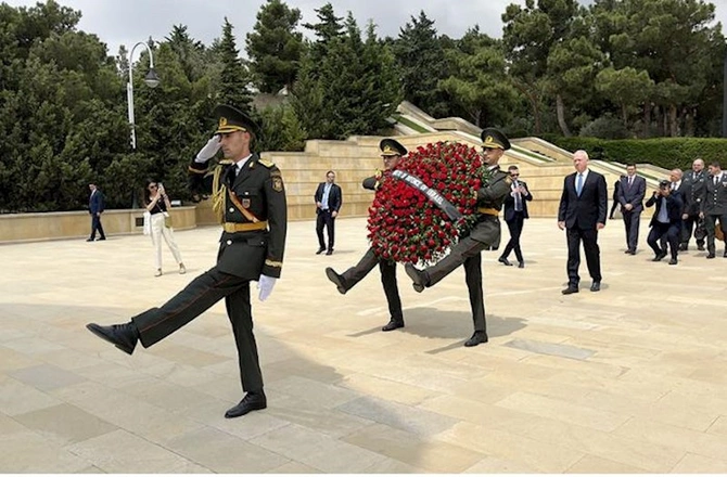 Zakir Həsənov israilli həmkarı ilə görüşdü — FOTOLAR