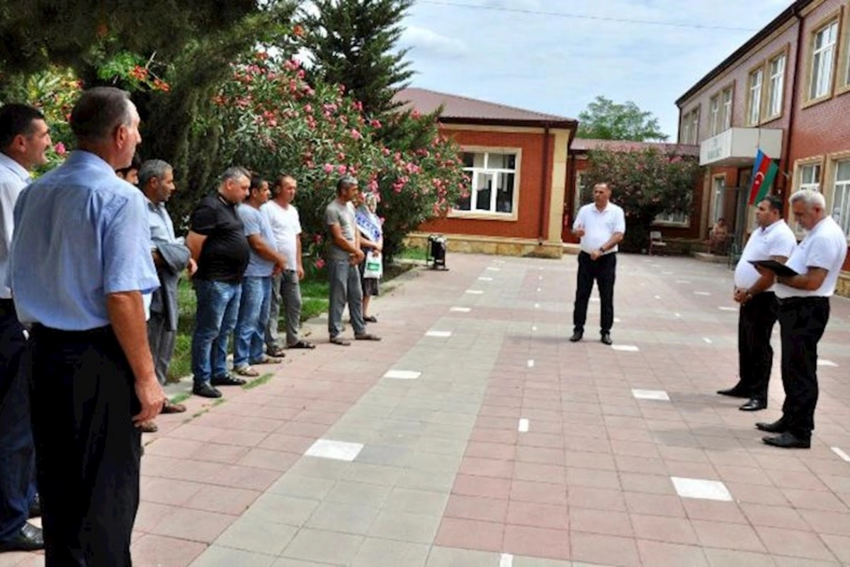 Həftənin sonuncu “Açıq mikrofon” aksiyası keçirildi — FOTOLAR