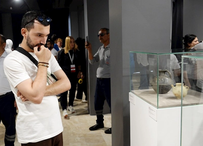 Vaqif Poeziya Günlərinin iştirakçıları Şuşanın tarixi-mədəni məkanlarında — FOTOLAR