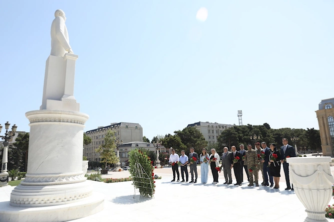 Abşeronda “Qüdrətli Azərbaycan tarixinin təməli” mövzusunda tədbir keçirilib — FOTO Abşeronda “Qüdrətli Azərbaycan tarixinin təməli” mövzusunda tədbir keçirilib — FOTO