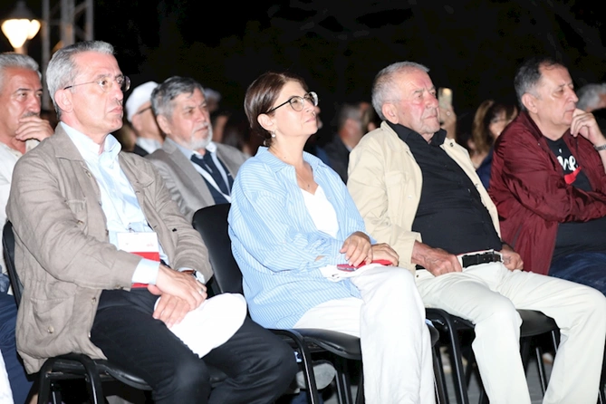Vaqif Poeziya Günlərinə “Vaqif dünyası” tamaşası ilə yekun vurulub — FOTO