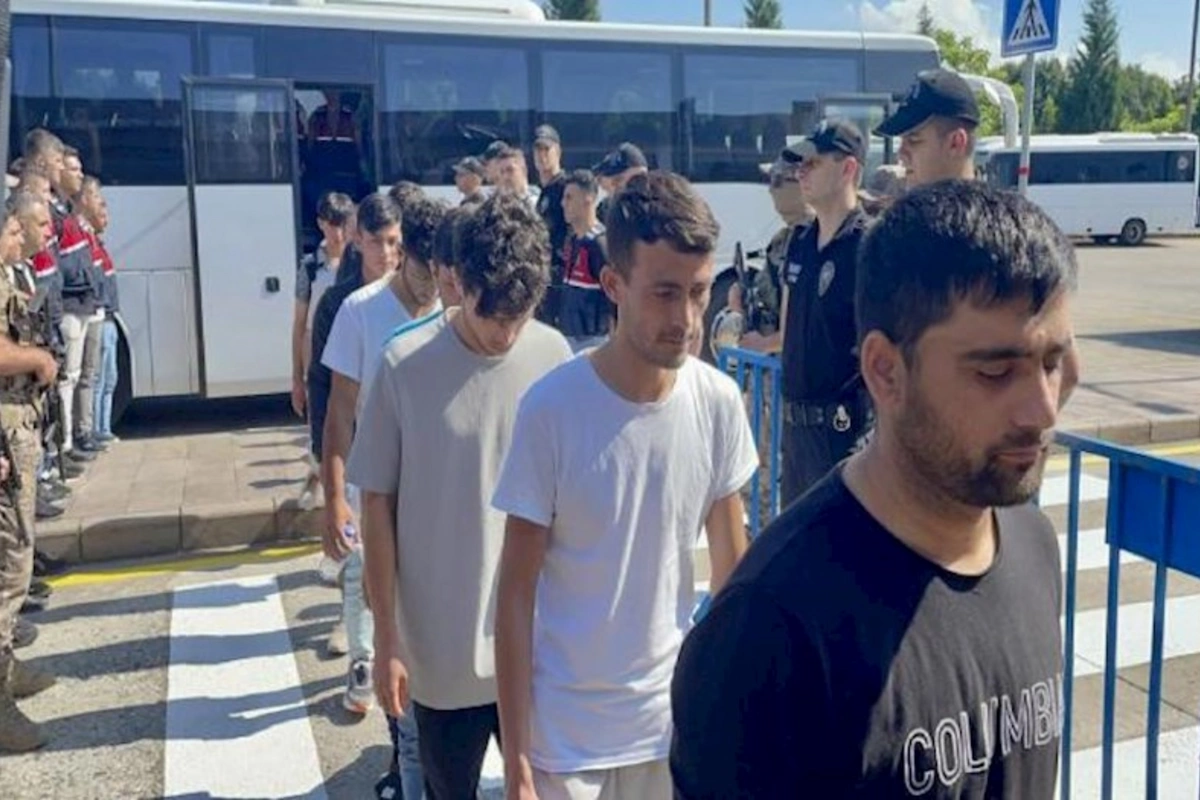 Türkiyədə 138 qeyri-qanuni miqrant Əfqanıstana deportasiya edildi