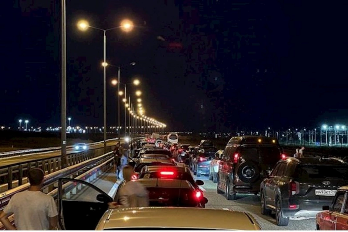 Krım körpüsündə partlayış: Ölənlər var — FOTOLAR