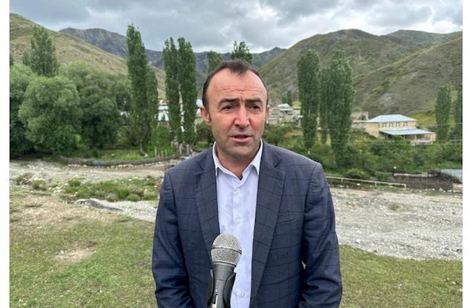 “Açıq mikrofon” Zarat Xeybəri kəndində — FOTOLAR “Açıq mikrofon” Zarat Xeybəri kəndində — FOTOLAR