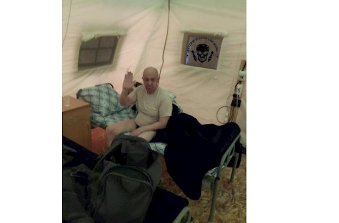 Priqojinin alt paltarında görüntüləri yayıldı — ŞOK FOTO