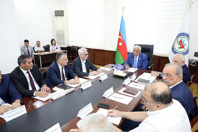 AHİK İcraiyyə Komitəsinin iclası keçirilib — FOTOLAR