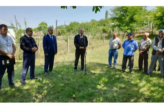 “Səyyar qəbul otağı” Qoşakənd camaatı üçün təşkil olundu — FOTOLAR “Səyyar qəbul otağı” Qoşakənd camaatı üçün təşkil olundu — FOTOLAR