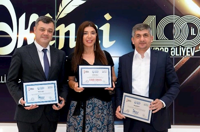 Müşfiq Abbasov “Əkinçi” Milli Mükafatı aldı — FOTOLAR