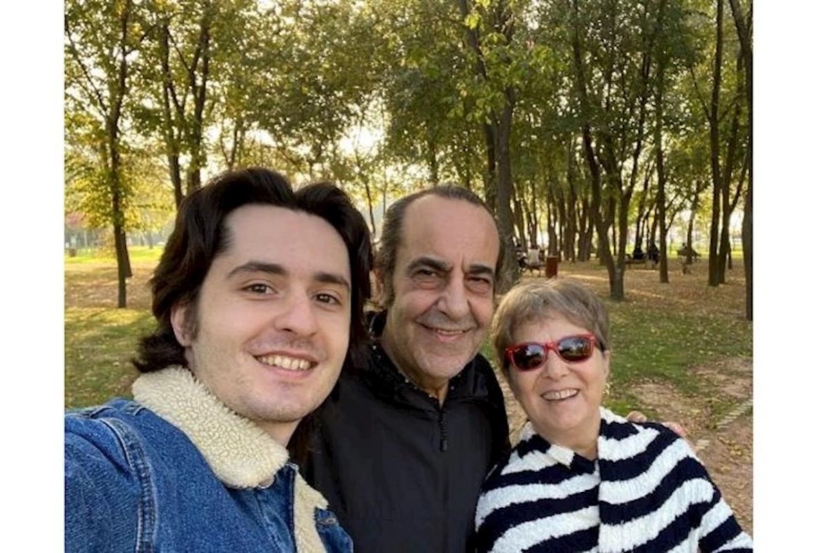 Məşhur müğənninin oğlu: Ürəyim parçalanır
