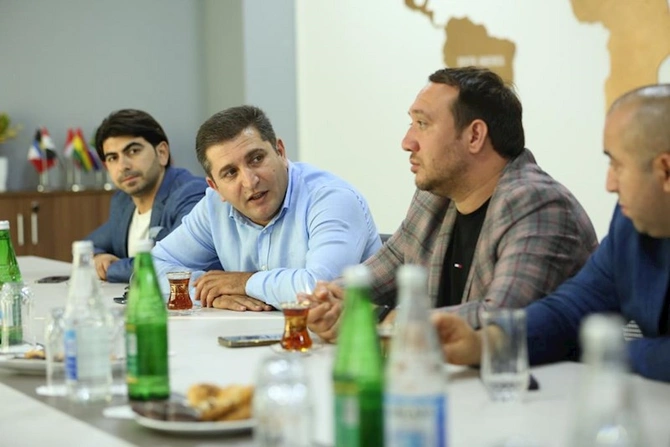 Qoşulmama Hərəkatı Gənclər Təşkilatı Milli Mətbuat Günü münasibətilə media rəhbərləri ilə görüş keçirdi — FOTOLAR Qoşulmama Hərəkatı Gənclər Təşkilatı Milli Mətbuat Günü münasibətilə media rəhbərləri ilə görüş keçirdi — FOTOLAR