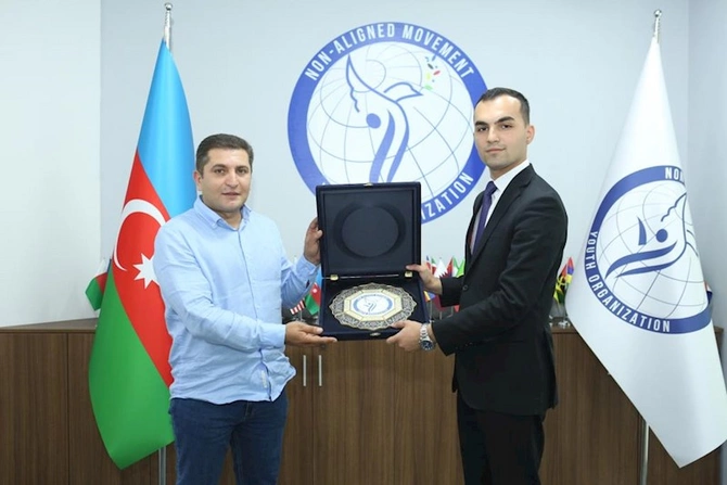 Qoşulmama Hərəkatı Gənclər Təşkilatı Milli Mətbuat Günü münasibətilə media rəhbərləri ilə görüş keçirdi — FOTOLAR Qoşulmama Hərəkatı Gənclər Təşkilatı Milli Mətbuat Günü münasibətilə media rəhbərləri ilə görüş keçirdi — FOTOLAR