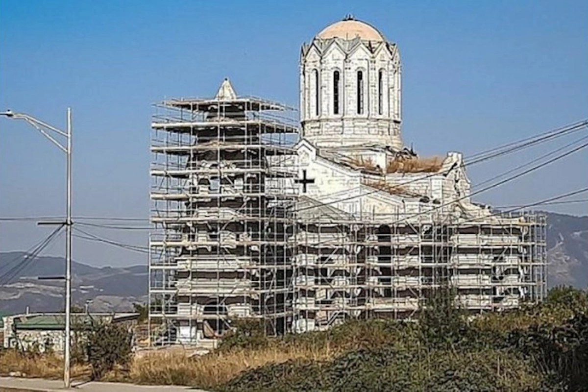 Xristian abidələri məscidlərin minarələri ilə əvəz olunub, yoxsa..?!