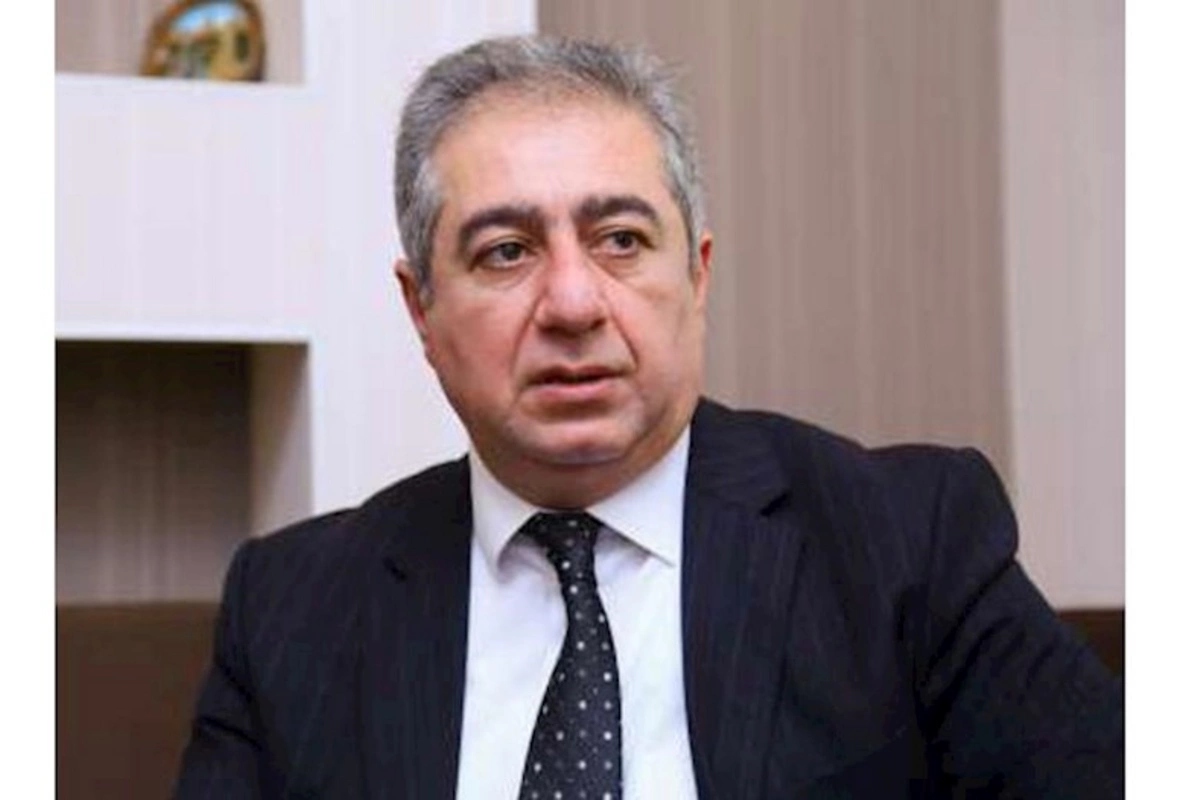 Vaşinqtonda Qubad İbadoğluna dəstək aksiyasında Ermənistan bayrağı qaldırıldı — FOTOLAR