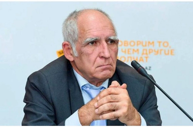 Hörmət, yoxsa ittiham? —“Hansı qanunda yazılıb ki, müəllimi təbrik etmək və ya ona hədiyyə vermək olmaz?” Hörmət, yoxsa ittiham? —“Hansı qanunda yazılıb ki, müəllimi təbrik etmək və ya ona hədiyyə vermək olmaz?”