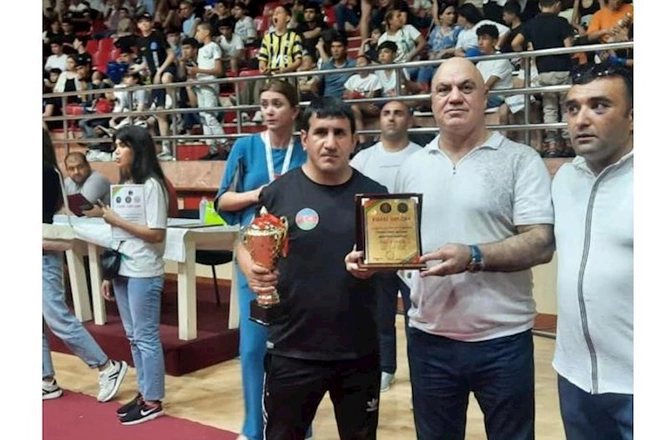 Kikboksçular Heydər Əliyevin 100 illiyinə həsr edilmiş tədbirdə — FOTOLAR Kikboksçular Heydər Əliyevin 100 illiyinə həsr edilmiş tədbirdə — FOTOLAR