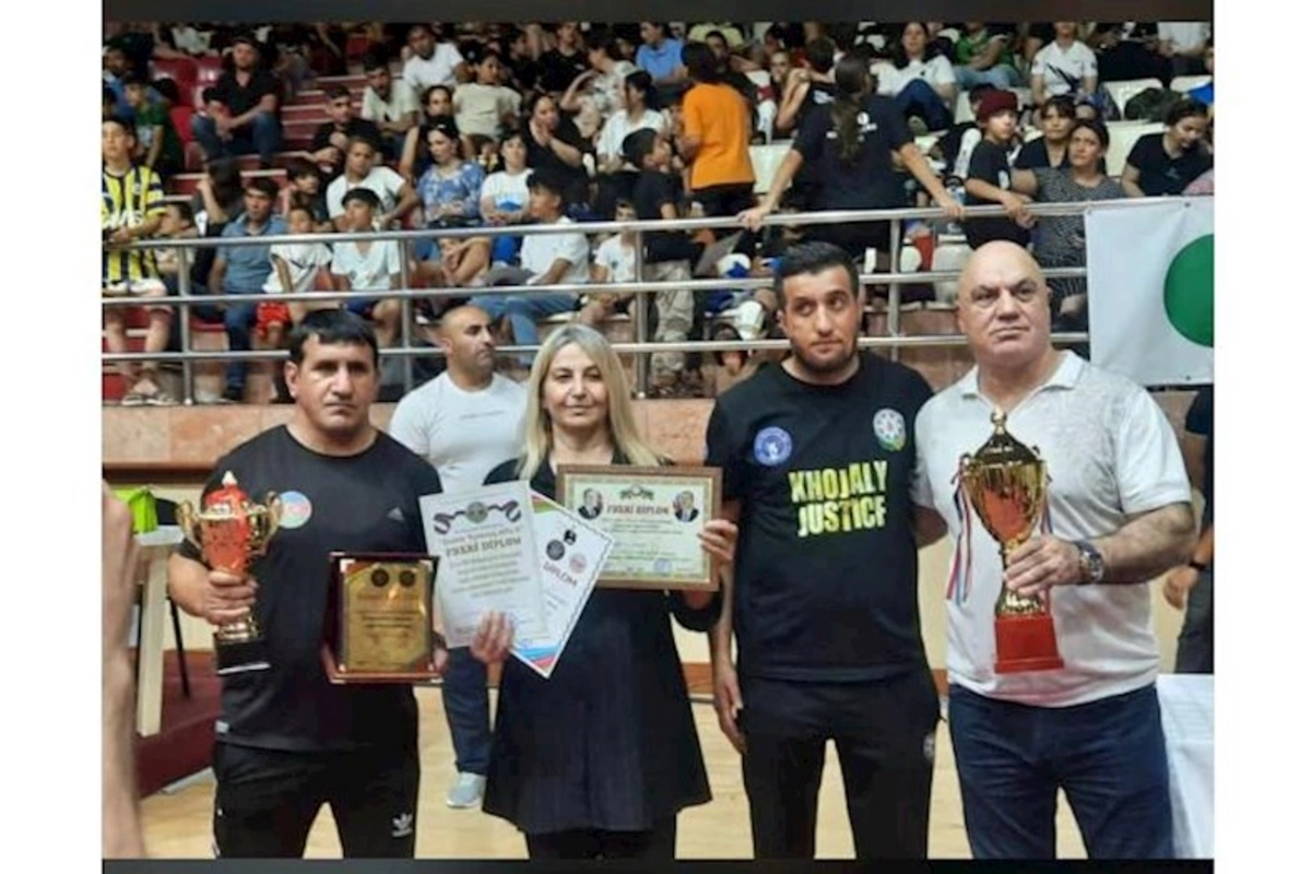 Kikboksçular Heydər Əliyevin 100 illiyinə həsr edilmiş tədbirdə — FOTOLAR