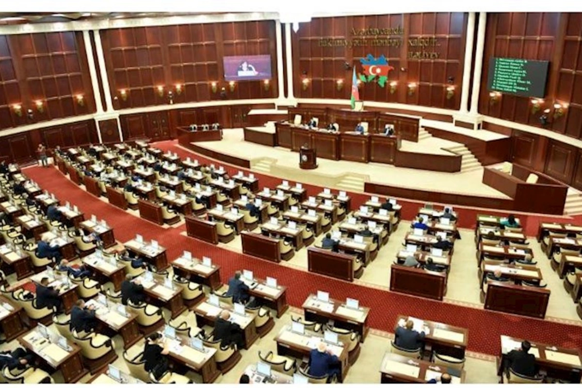 Deputatlar yay tətilini harada keçirirlər? — SORĞU