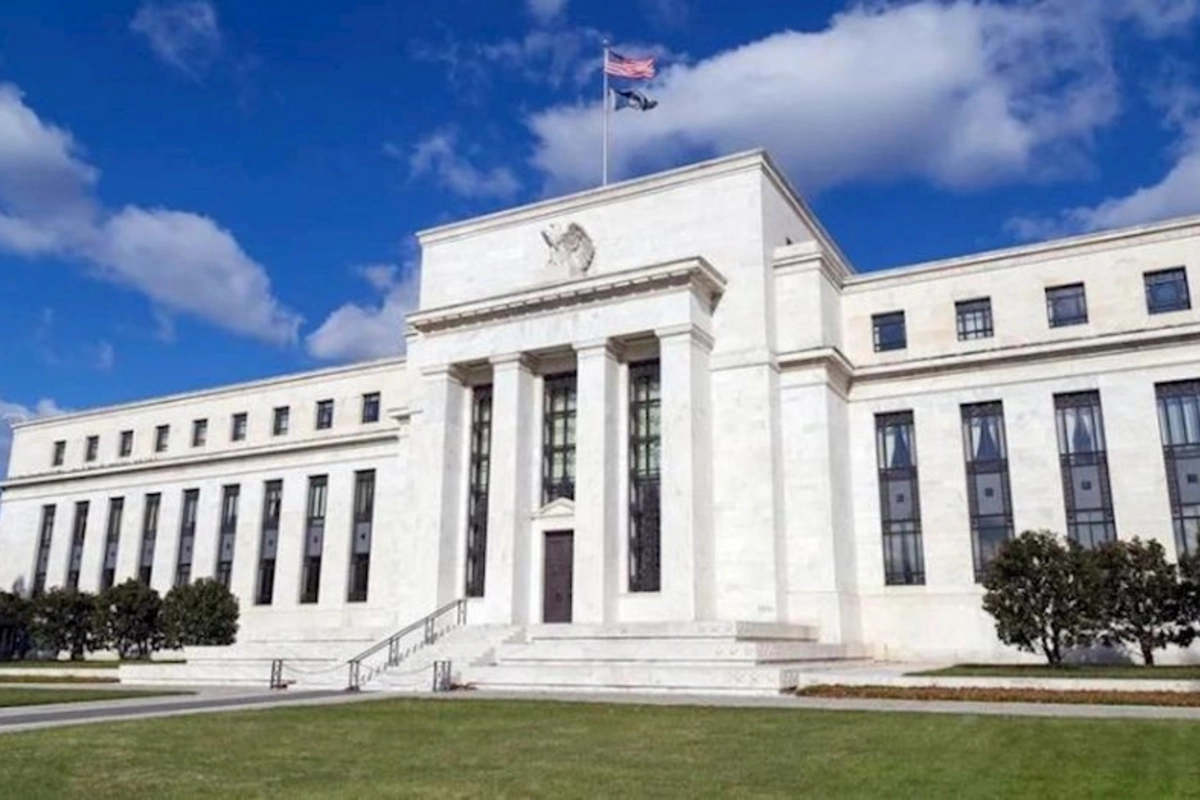 FED əsas faiz dərəcəsini kəskin artırıb