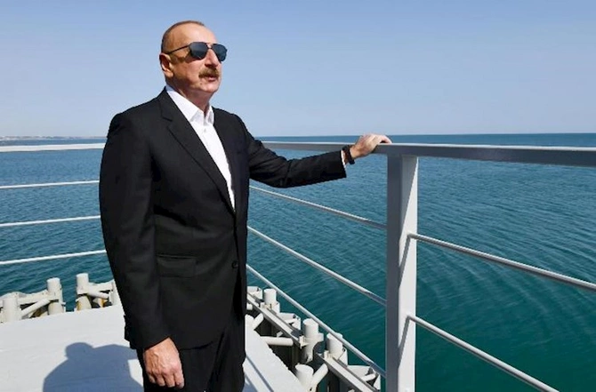 İlham Əliyev açılışda iştirak etdi — FOTOLAR İlham Əliyev açılışda iştirak etdi — FOTOLAR