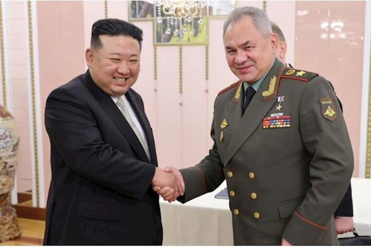 Kim Çen İn Şoyqu ilə görüşdü