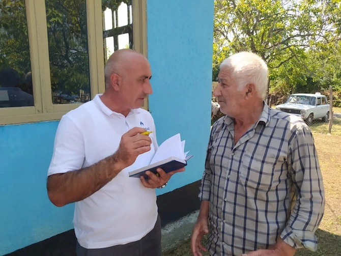 Yemişanlı kənd sakinləri müraciətlərini “Açıq mikrofon”da ünvanladılar — FOTOLAR