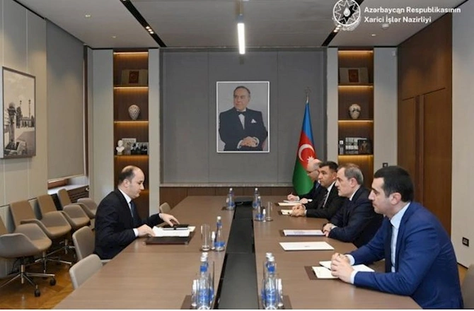 Ceyhun Bayramov Tacikistanın yeni səfirini qəbul etdi — FOTO