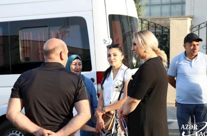 Daha 16 ailə Laçına yola salındı — FOTOLAR