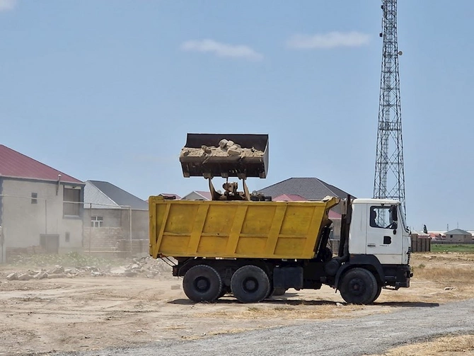 Bakıda gecə ilə 60 sot torpaq zəbt olundu — Dövlət qurumları hərəkətə keçdi (FOTOLAR) Bakıda gecə ilə 60 sot torpaq zəbt olundu — Dövlət qurumları hərəkətə keçdi (FOTOLAR)