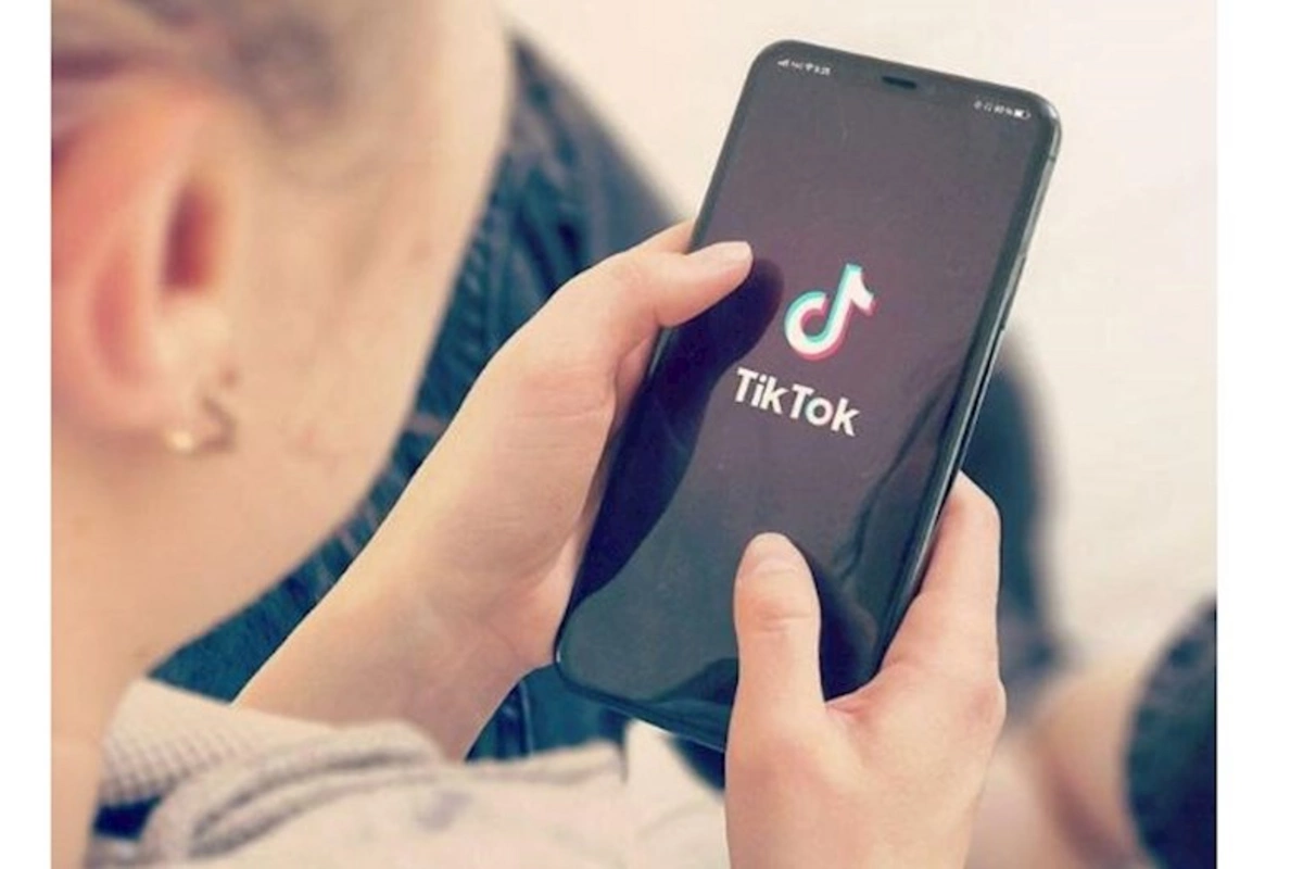 Bakıda qadın “tik-tok”da ərinin hicablı qadınla münasibətindən yazdı — TƏFƏRRÜAT