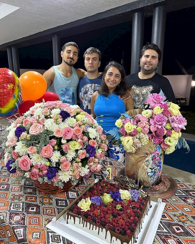 Nadirdən gəlini ilə bağlı paylaşım — FOTOLAR
