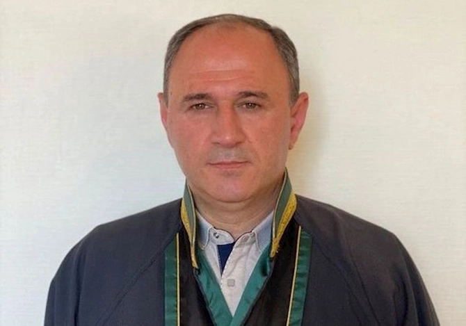 İllərdir həlli tapılmayan problem: “Bir mənzil 37 adama satılıb”