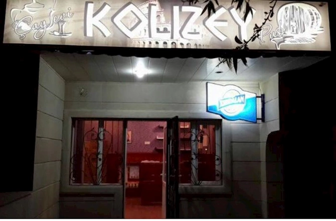 Bakıda restoran sahibinin oğlu taksi sürücüsünü döydü — FOTOLAR