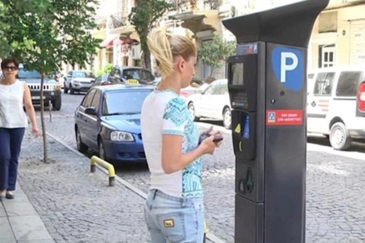 Avtomobillərin parklanması üçün nağd ödəniş LƏĞV OLUNUR