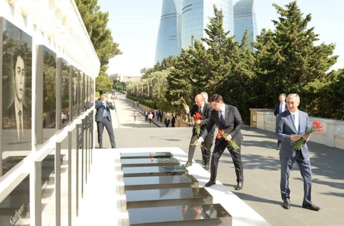 Tacikistan-Azərbaycan hökumətlərarası komissiyanın iclası keçirildi — FOTO
