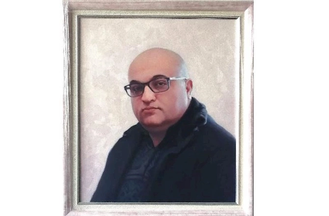 Rəsulzadənin nəvəsi Eynulla Fətullayevin portretini çəkdi — FOTO