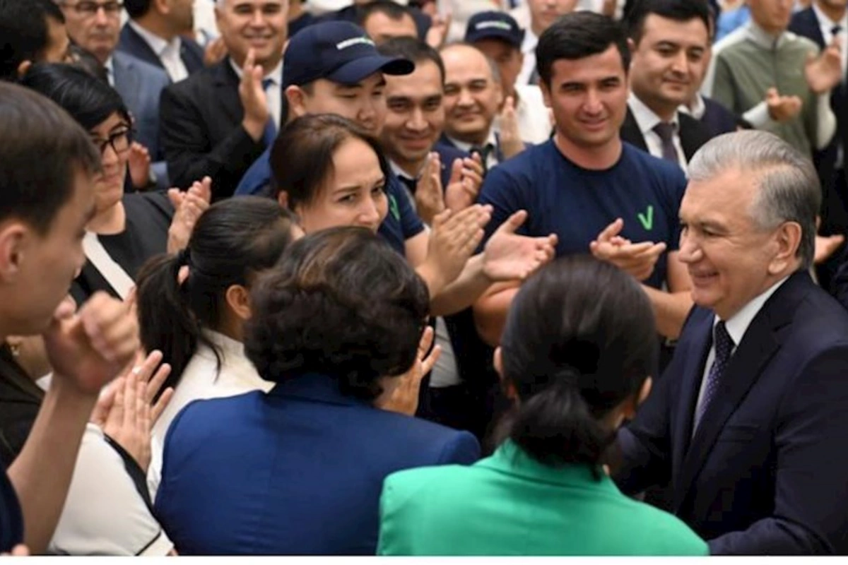Şavkat Mirziyoyev prezident seçkilərində səs verib