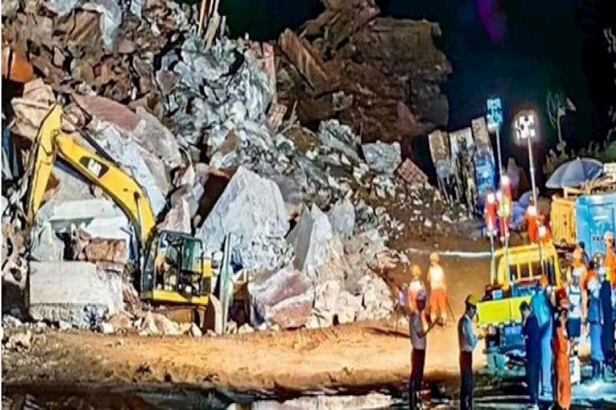 Çində torpaq sürüşməsi zamanı 9 nəfər itkin düşüb