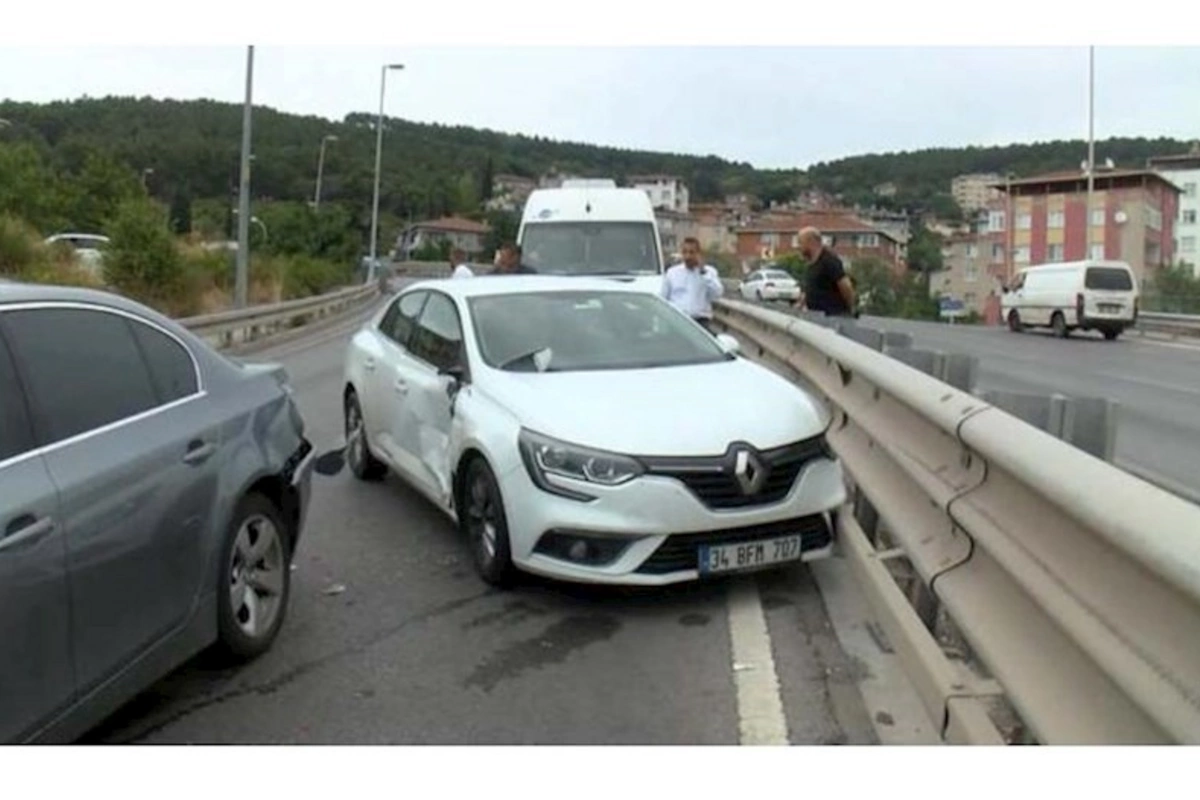 İstanbulda eyni anda 16 avtomobil toqquşdu
