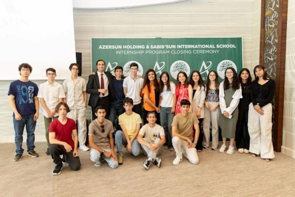 “SABIS® SUN”la “Azərsun Holdinq”in təcrübə proqramı uğurla yekunlaşıb — FOTOLAR