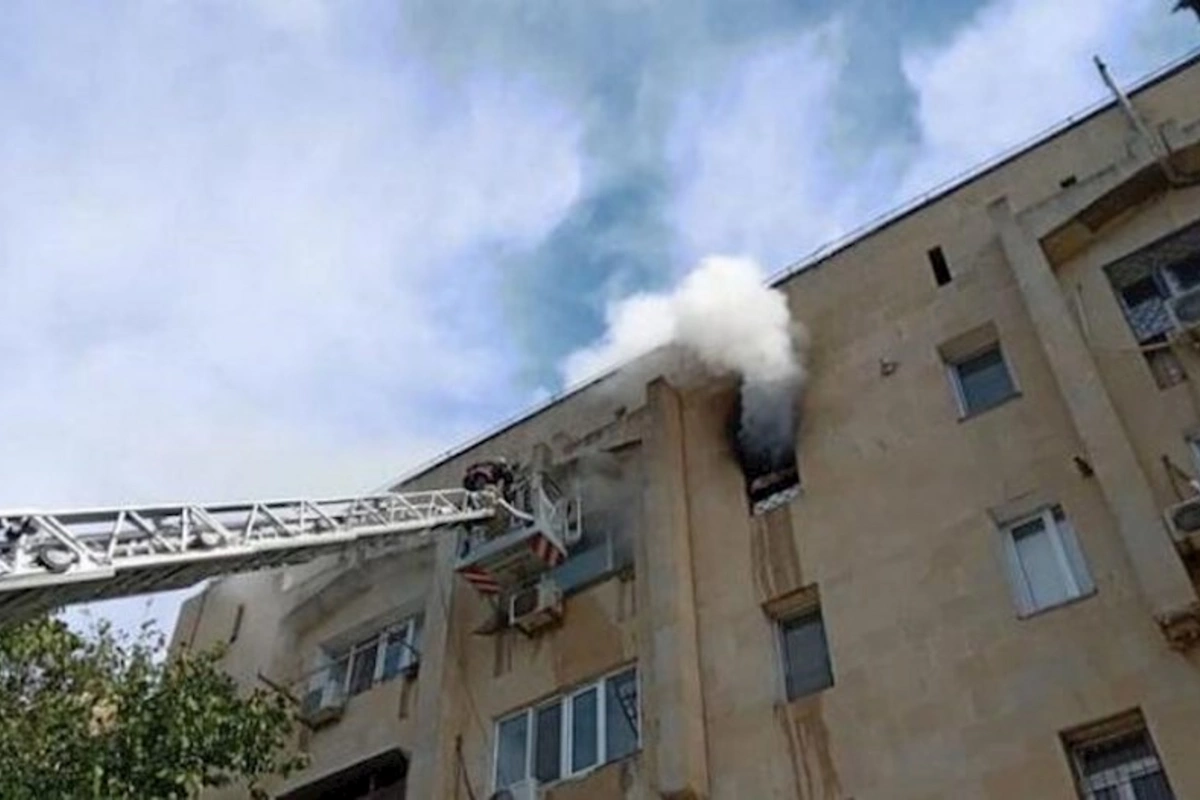 Qaradağda binada YANĞIN: 10 nəfər təxliyə edildi