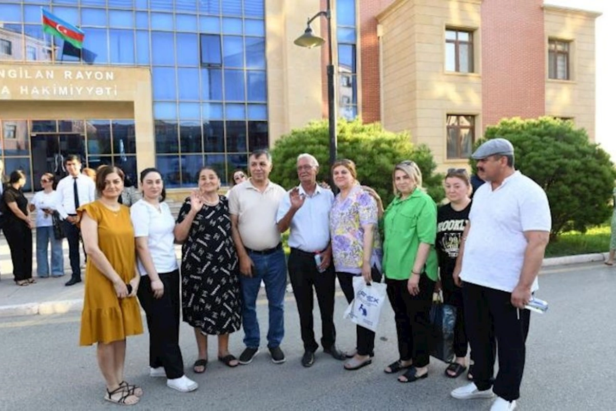 Ağalı kəndinə köçürülən növbəti 22 ailəyə evlərinin açarları təqdim edilib — YENİLƏNİB