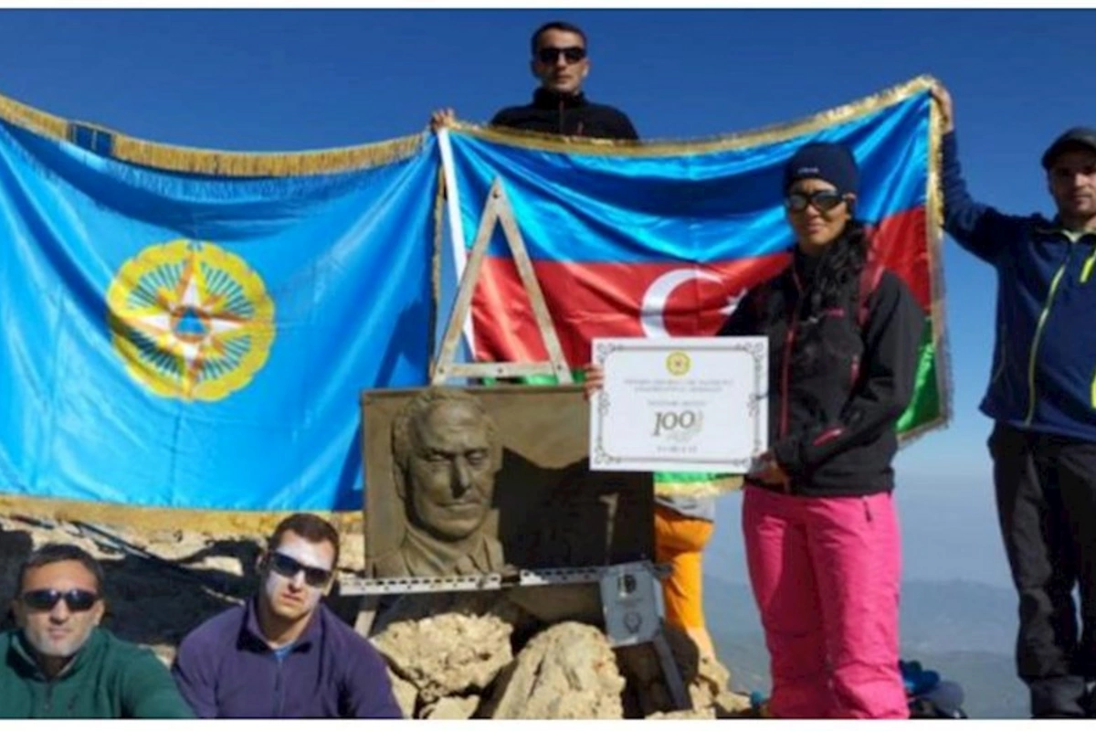 FHN-in bir qrup əməkdaşı “Heydər Zirvəsi”nə yürüş etdi — FOTO