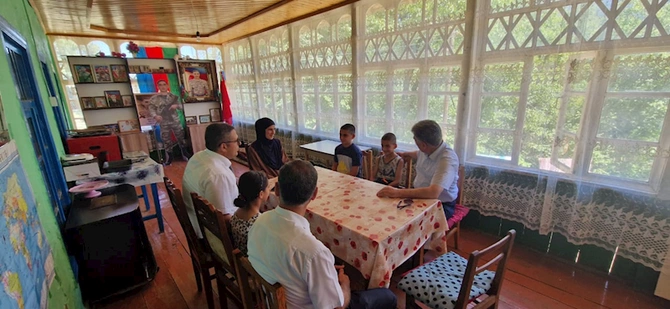 Ziyafət Əsgərov istirahətini şəhid ailələri ilə görüşlərə sərf edir — FOTO Ziyafət Əsgərov istirahətini şəhid ailələri ilə görüşlərə sərf edir — FOTO