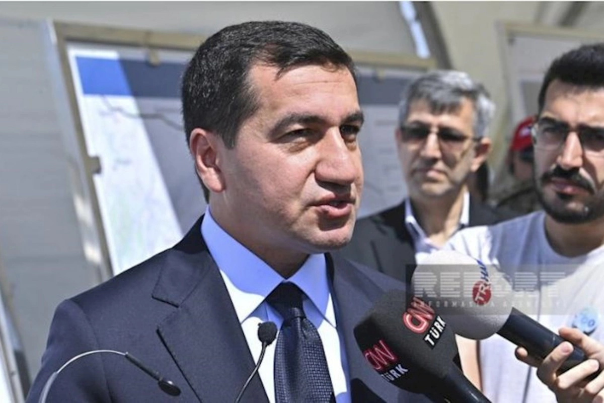 “Qarabağ ermənilərinin təchizata ehtiyacı olsa, Ağdam-Xankəndi yolu işləkdir” — Hikmət Hacıyev