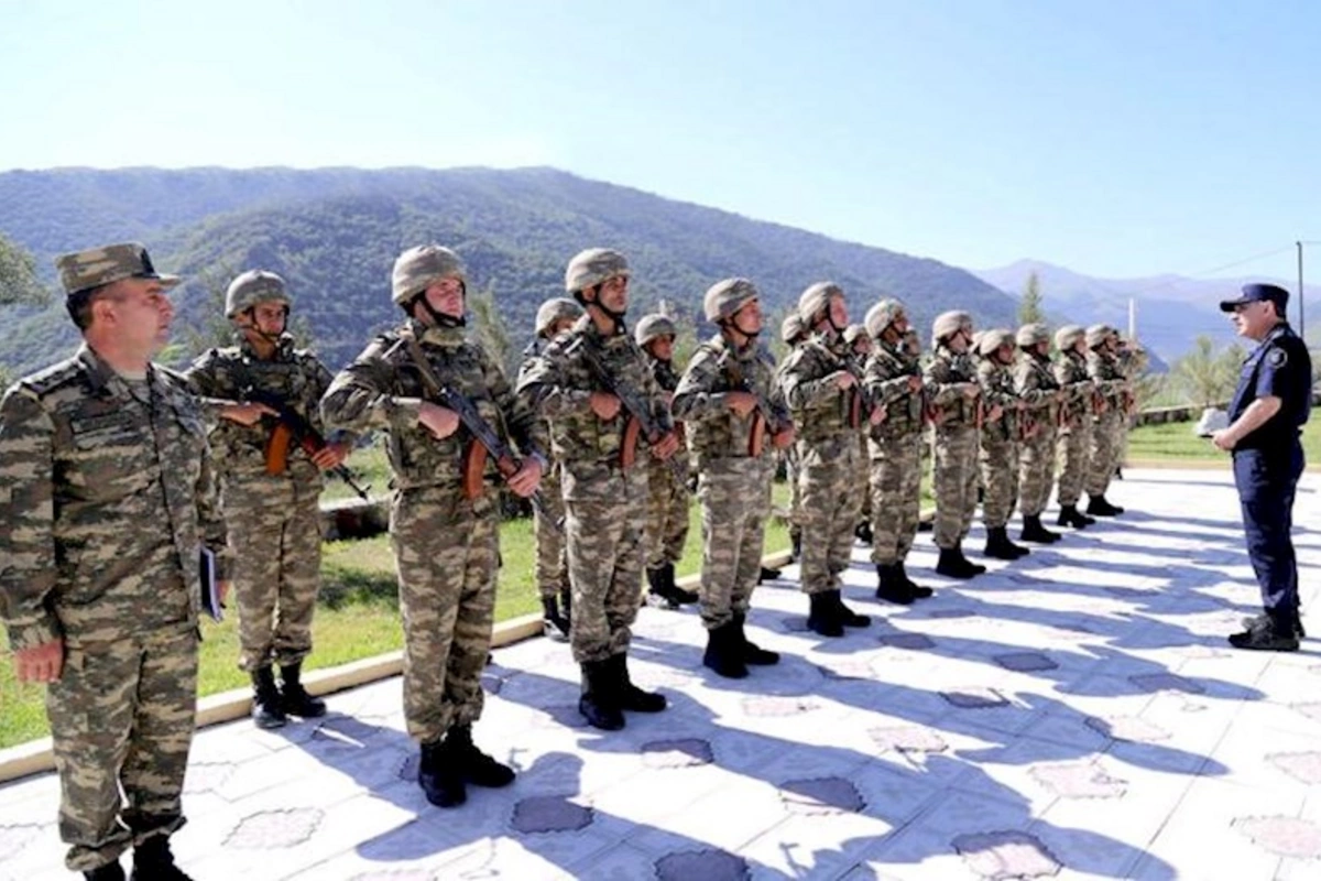 Kamran Əliyev Kəlbəcər və Laçında hərbçilərlə görüşdü — FOTO