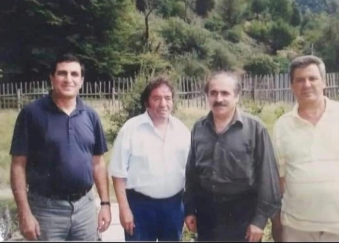 Səmimi dostluq: Tanınmış qiraətçi etiraf etdi — Sənətimə böyük töhfəsi olub... (FOTOLAR) Səmimi dostluq: Tanınmış qiraətçi etiraf etdi — Sənətimə böyük töhfəsi olub... (FOTOLAR)