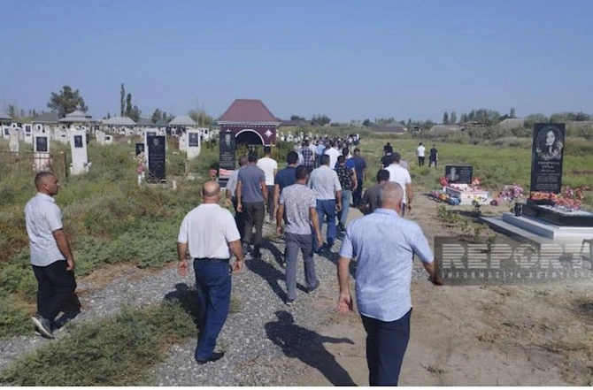 Ukraynada qətlə yetirilən azərbaycanlıların nəşləri Vətənə gətirildi Ukraynada qətlə yetirilən azərbaycanlıların nəşləri Vətənə gətirildi