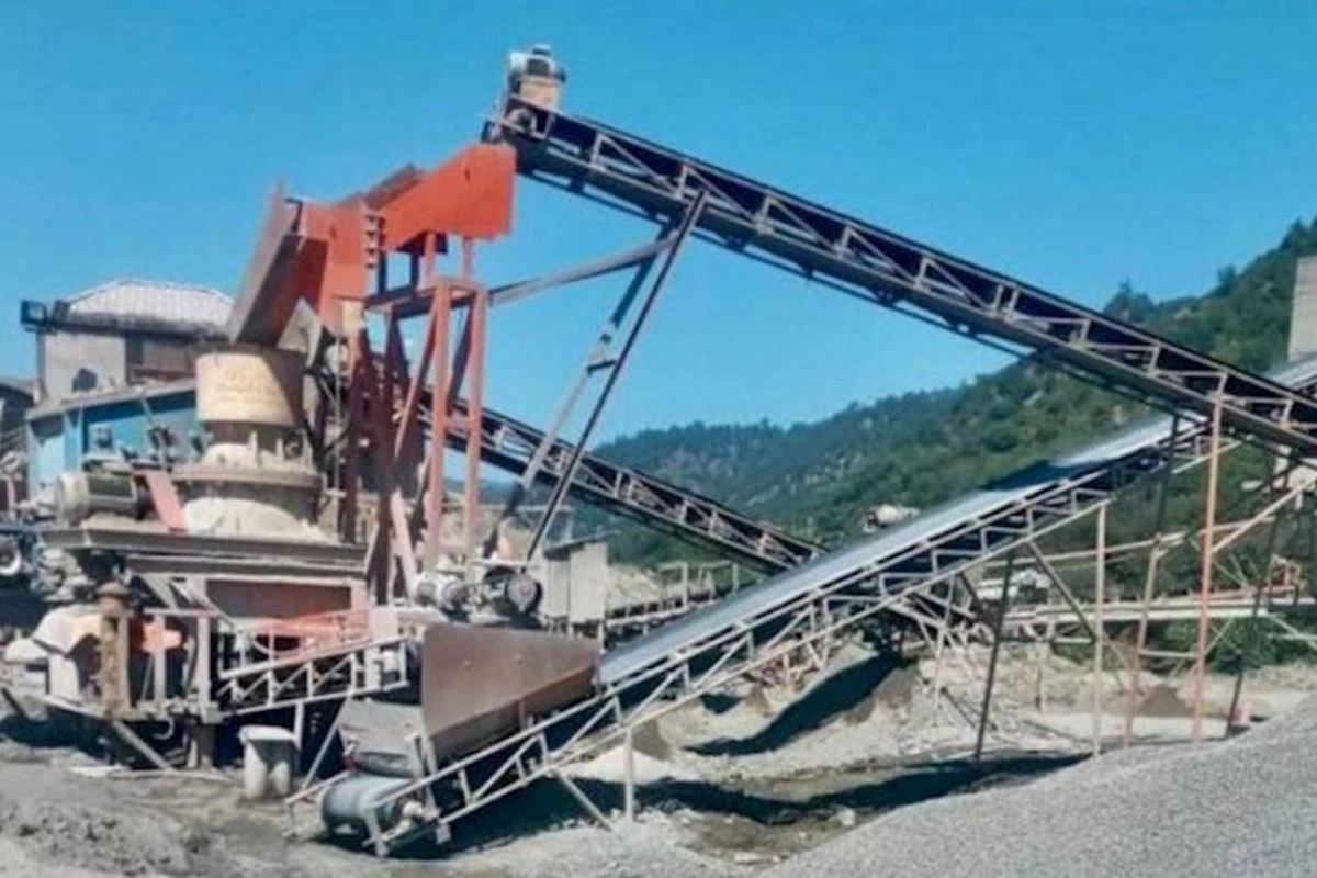Bakıda atmosferi çirkləndirən daş karxanası cərimələnib