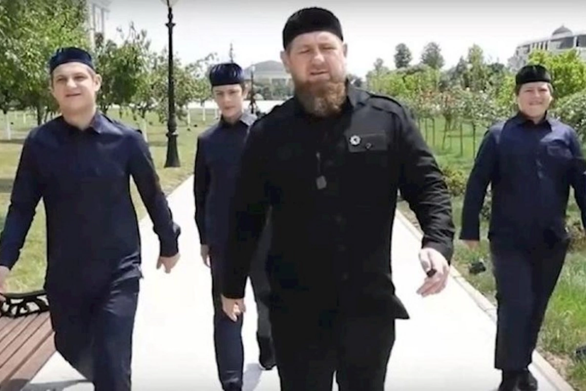 Ramzan Kadırovun oğlu Quranı yandıran şəxsi döyüb